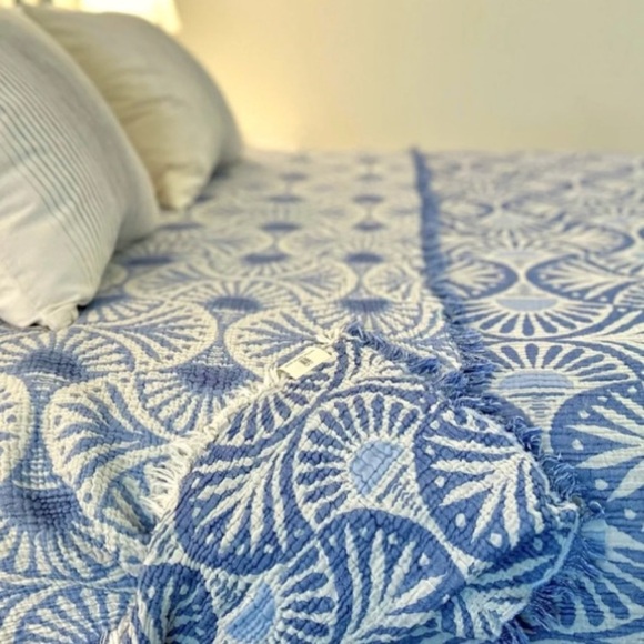 Closet Clean Out Sale! Variety NEW With Tags NWOT LUXURY + Bohemian HOME Goods - Picture 2 of 16